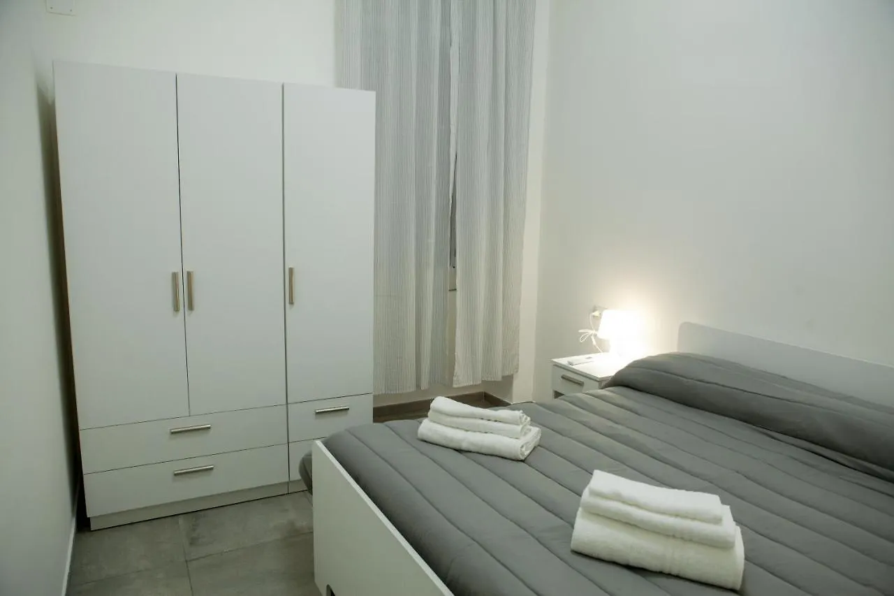 Na' Stanza In Piazza Apartment Naples