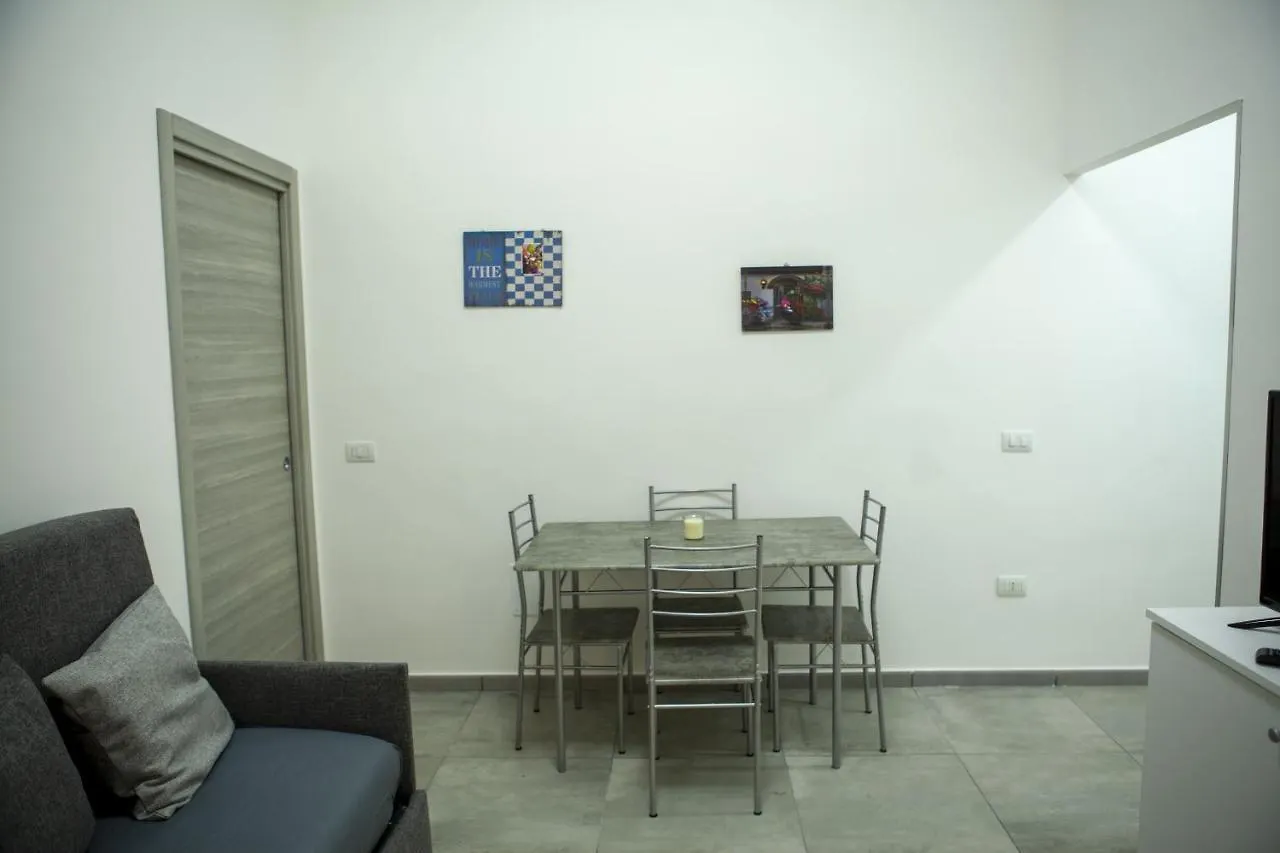 Na' Stanza In Piazza Apartment Naples Italy