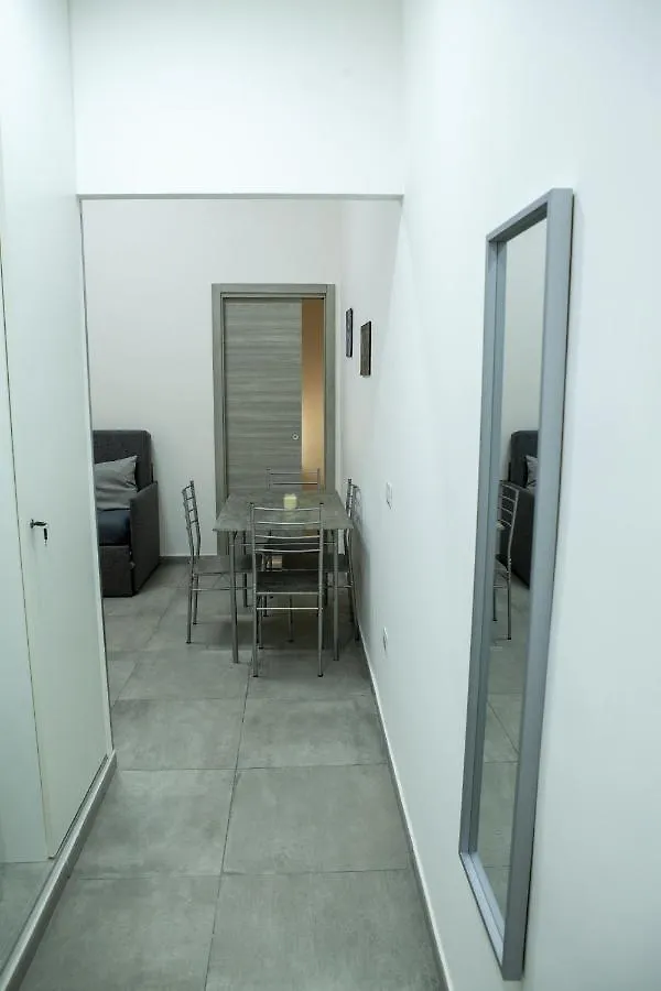 Na' Stanza In Piazza Apartment Naples