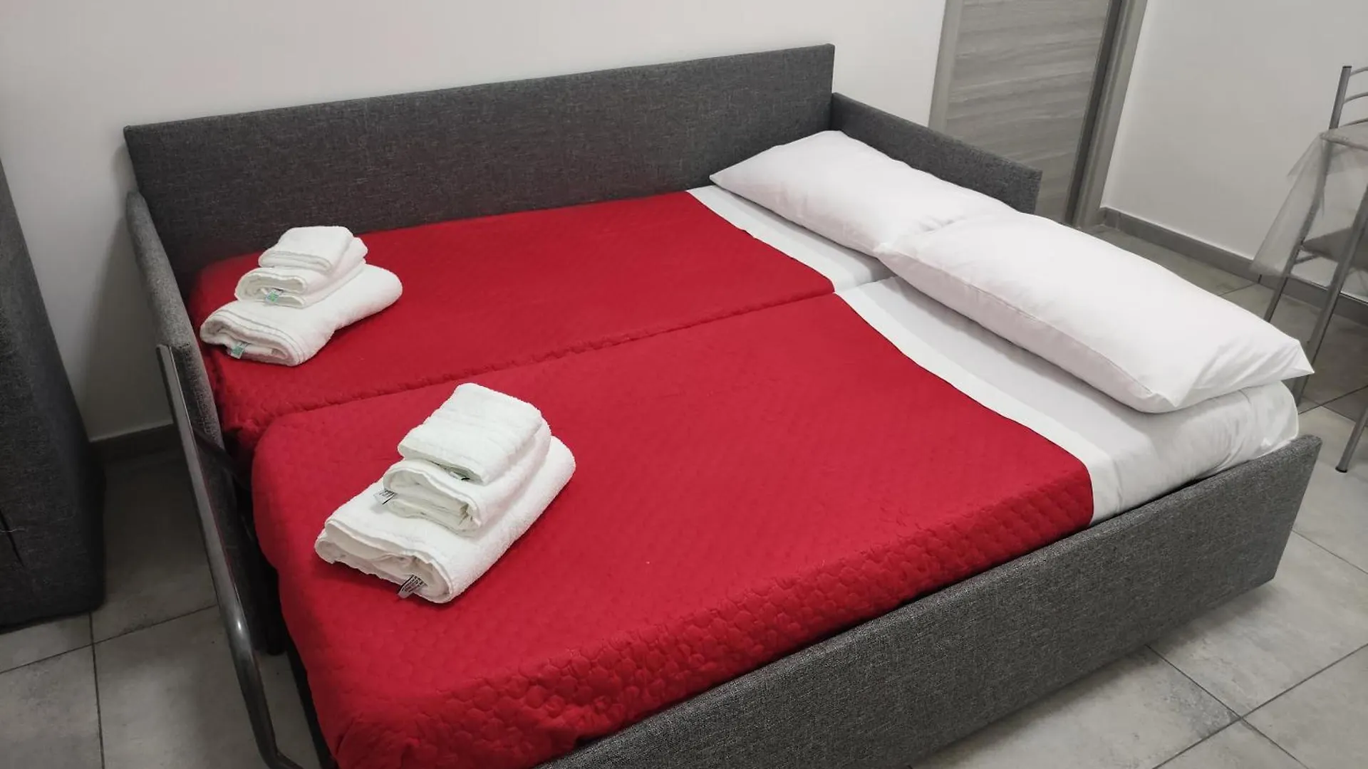 Na' Stanza In Piazza Apartment Naples